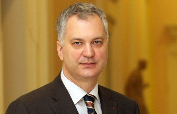 Драган Шутановац: Ништа са Дверима; Бошко Обрадовић: 
За кога ти радиш?